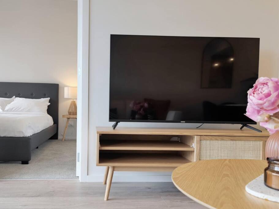 Brand New Stylish 2Br Apartment- Free Parking Окленд Екстер'єр фото