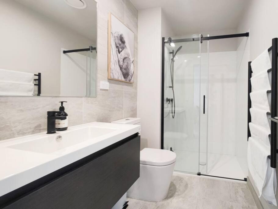 Brand New Stylish 2Br Apartment- Free Parking Окленд Екстер'єр фото